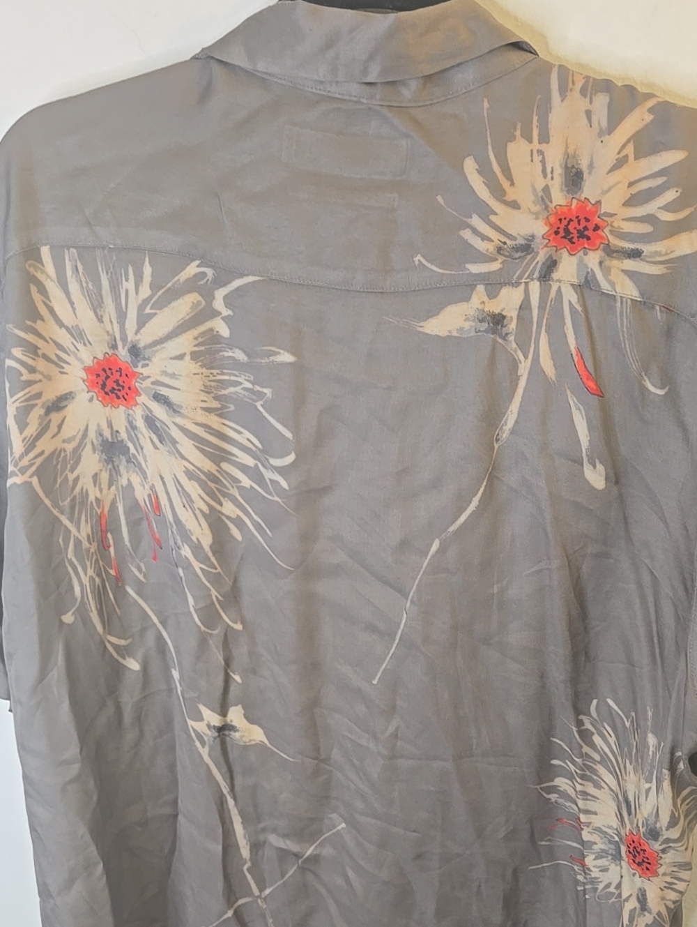 All Saints Gray Floral Short Sleeve Button-Down Shirt with Red Accents - Picture 7 of 7
